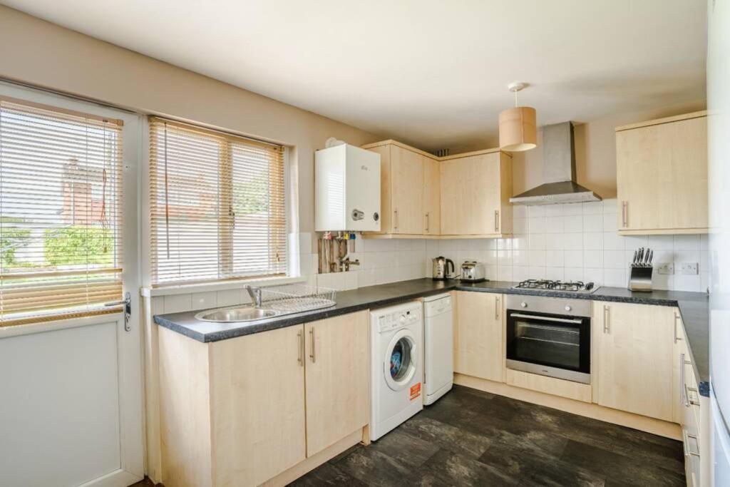 Off Road Parking, Smart Tv In Each Room! Swansea Eksteriør bilde