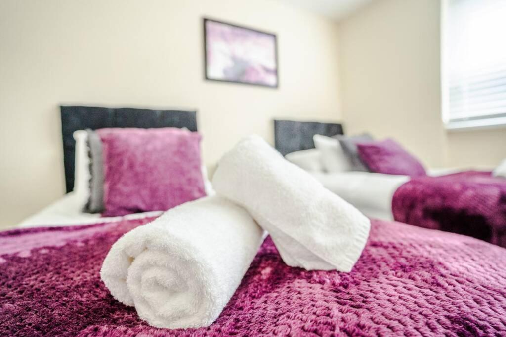 Off Road Parking, Smart Tv In Each Room! Swansea Eksteriør bilde